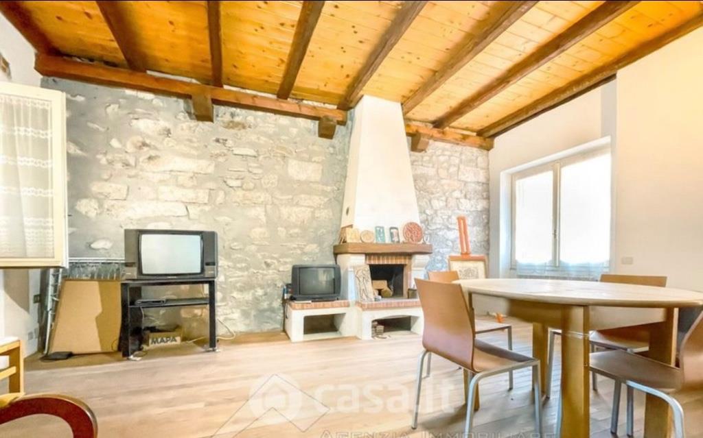 casa indipendente in vendita a Gozzano