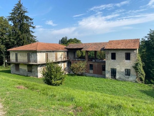 casale in vendita a Gozzano