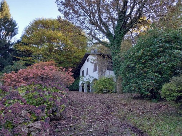 casa indipendente in vendita a Gozzano