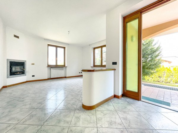 casa indipendente in vendita a Gozzano