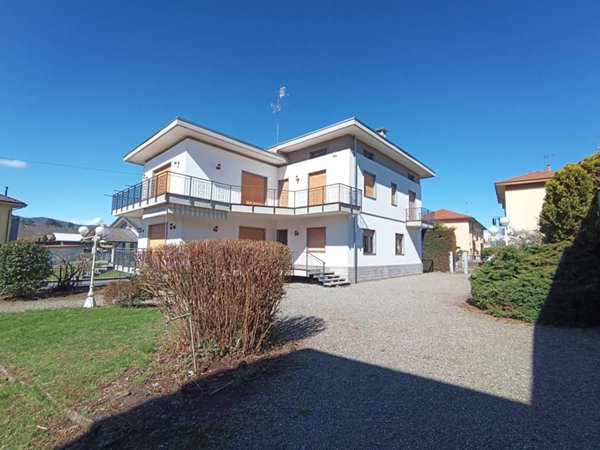 casa indipendente in vendita a Gozzano