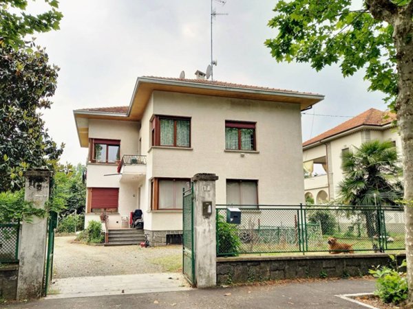 casa indipendente in vendita a Gozzano