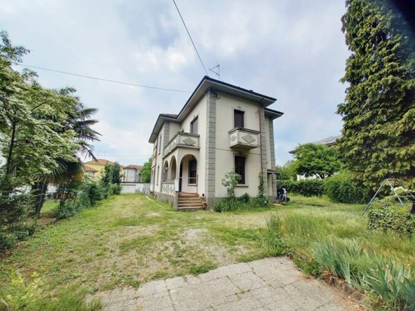 casa indipendente in vendita a Gozzano