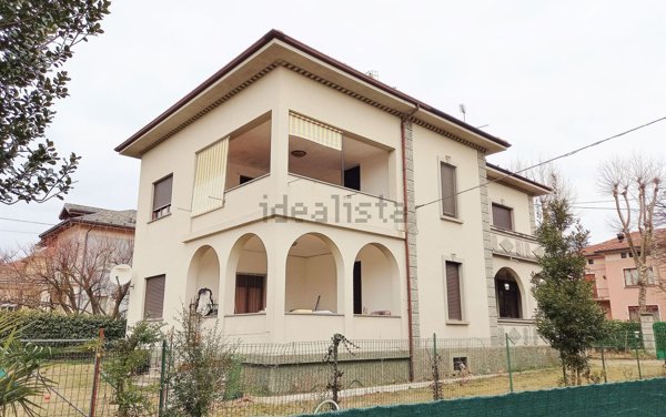 casa indipendente in vendita a Gozzano