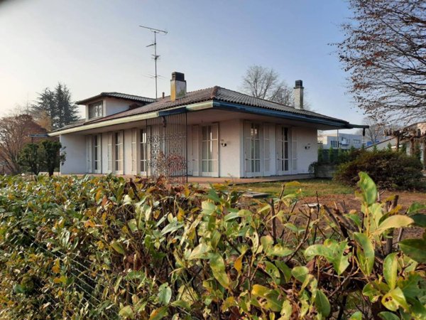 casa indipendente in vendita a Gozzano