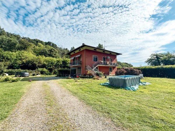 casa indipendente in vendita a Gozzano