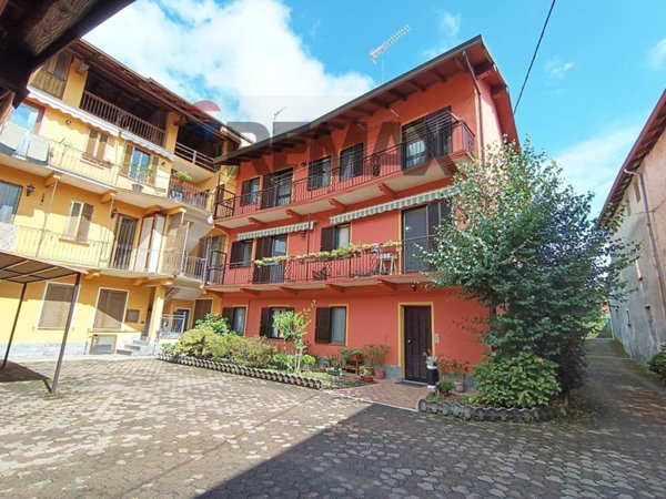 casa indipendente in vendita a Gozzano