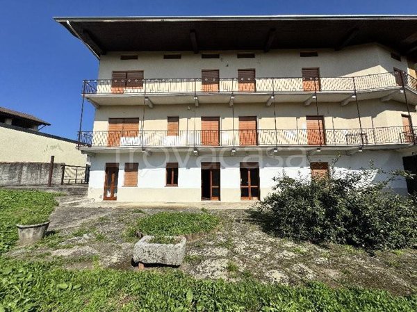 appartamento in vendita a Gozzano in zona Auzate