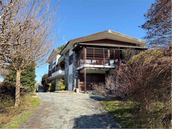 casa indipendente in vendita a Gozzano