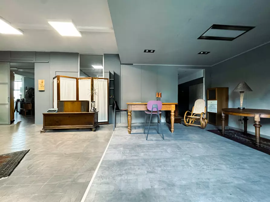 negozio in vendita a Gozzano