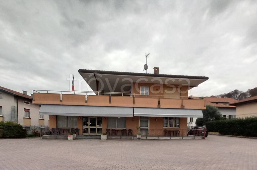 negozio in vendita a Gozzano