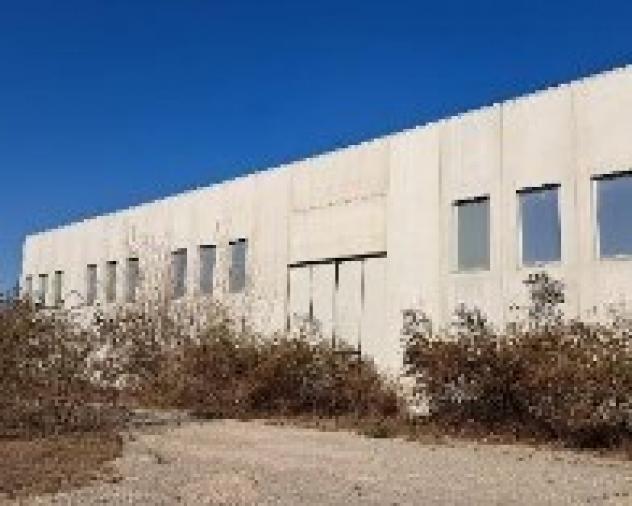 locale commerciale in vendita a Gozzano