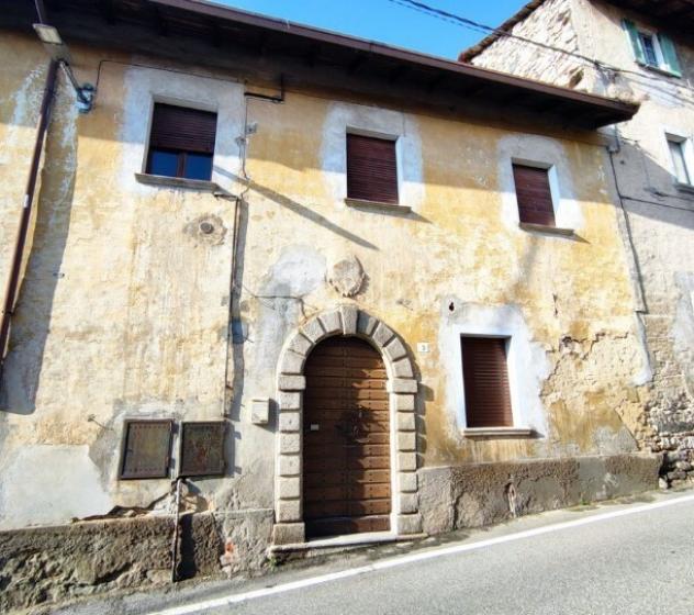 pentavano in vendita a Gozzano in zona Bugnate