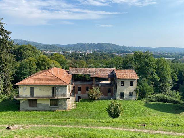 casa indipendente in vendita a Gozzano