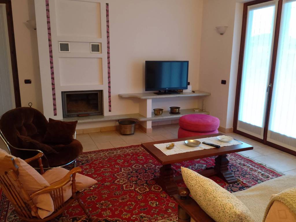 casa indipendente in vendita a Gozzano