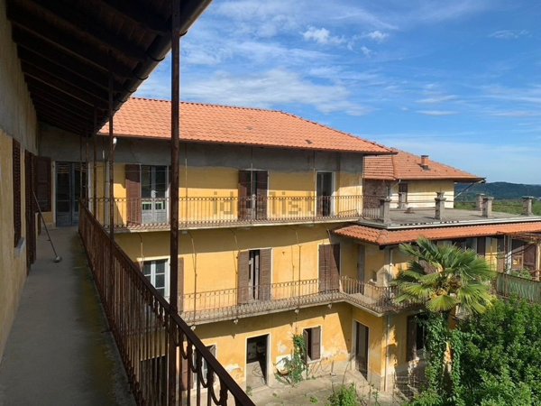 casa semindipendente in vendita a Gozzano in zona Bugnate