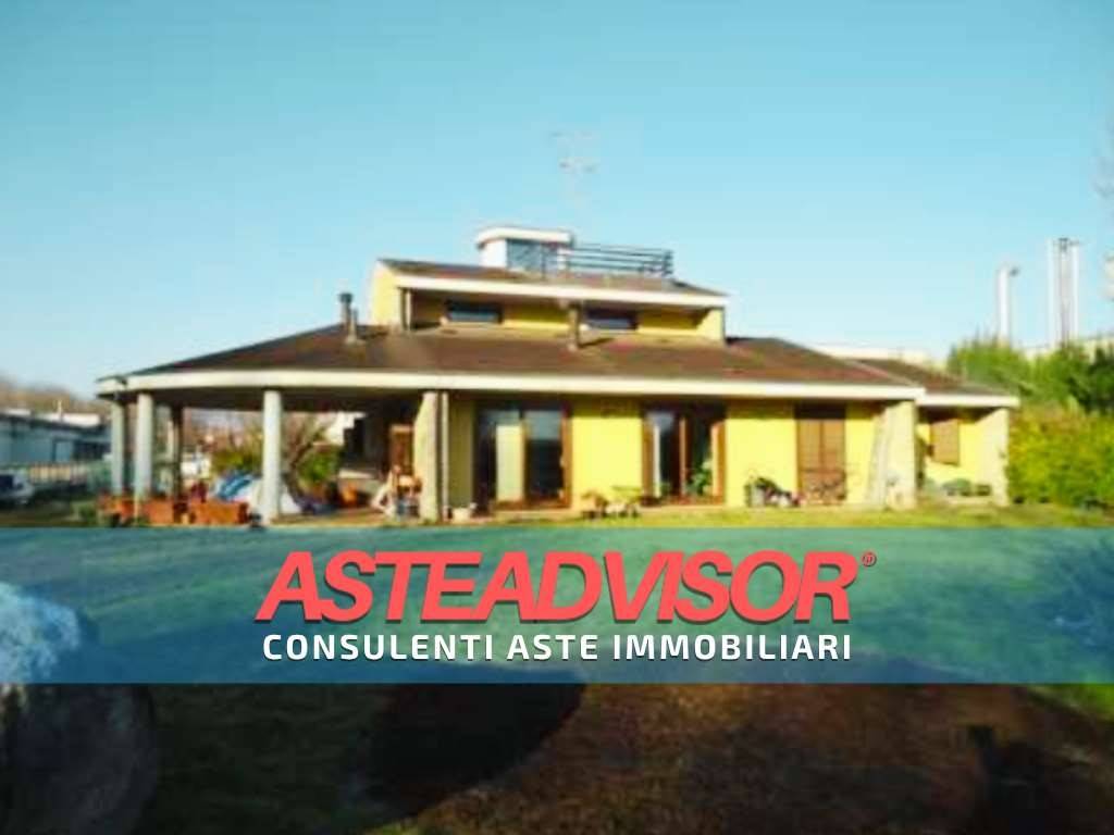 casa indipendente in vendita a Gozzano