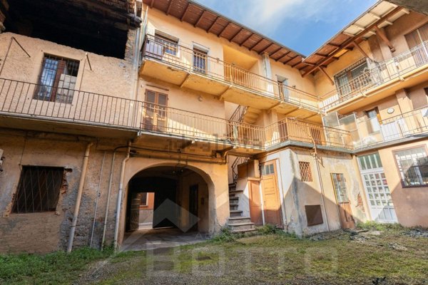 casa indipendente in vendita a Gozzano