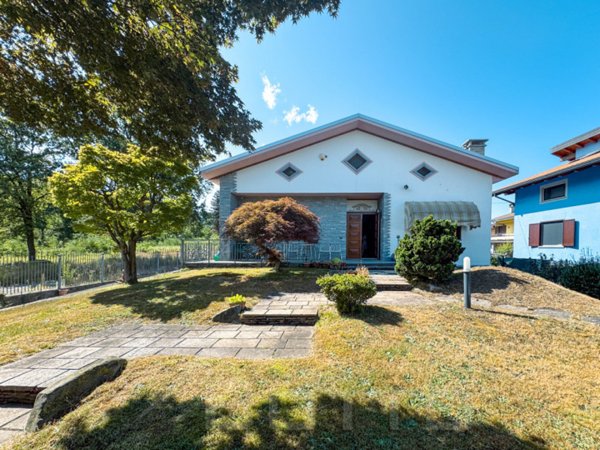 casa indipendente in vendita a Gozzano