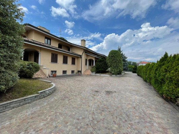casa indipendente in vendita a Gozzano