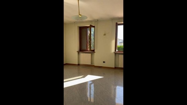 casa indipendente in vendita a Gozzano in zona Auzate