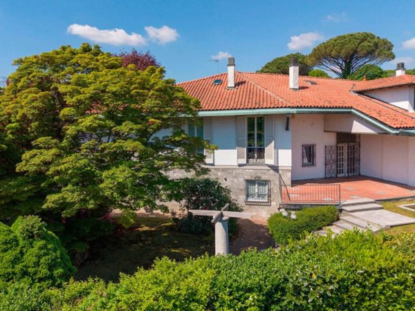 casa indipendente in vendita a Gozzano