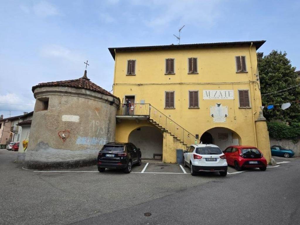appartamento in vendita a Gozzano in zona Auzate