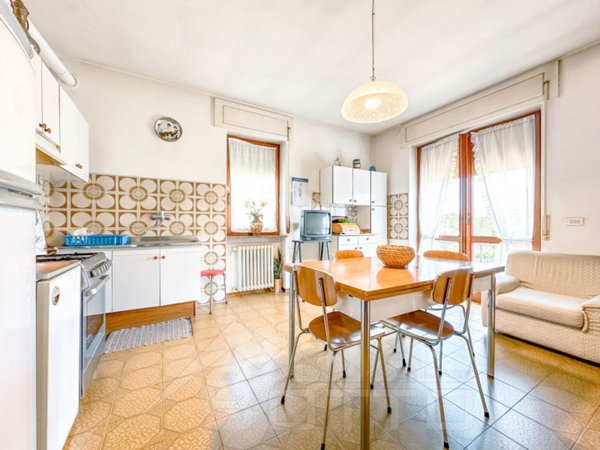 casa indipendente in vendita a Gozzano in zona Auzate