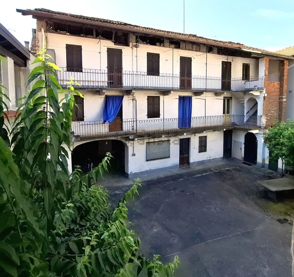 casa indipendente in vendita a Gozzano