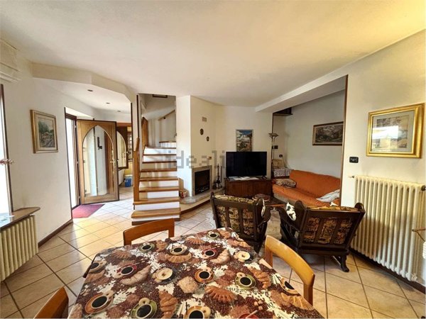 casa indipendente in vendita a Gozzano