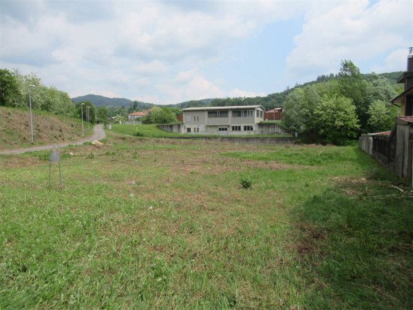 terreno edificabile in vendita a Gozzano in zona Auzate