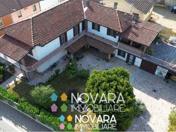 casa indipendente in vendita a Granozzo con Monticello in zona Granozzo