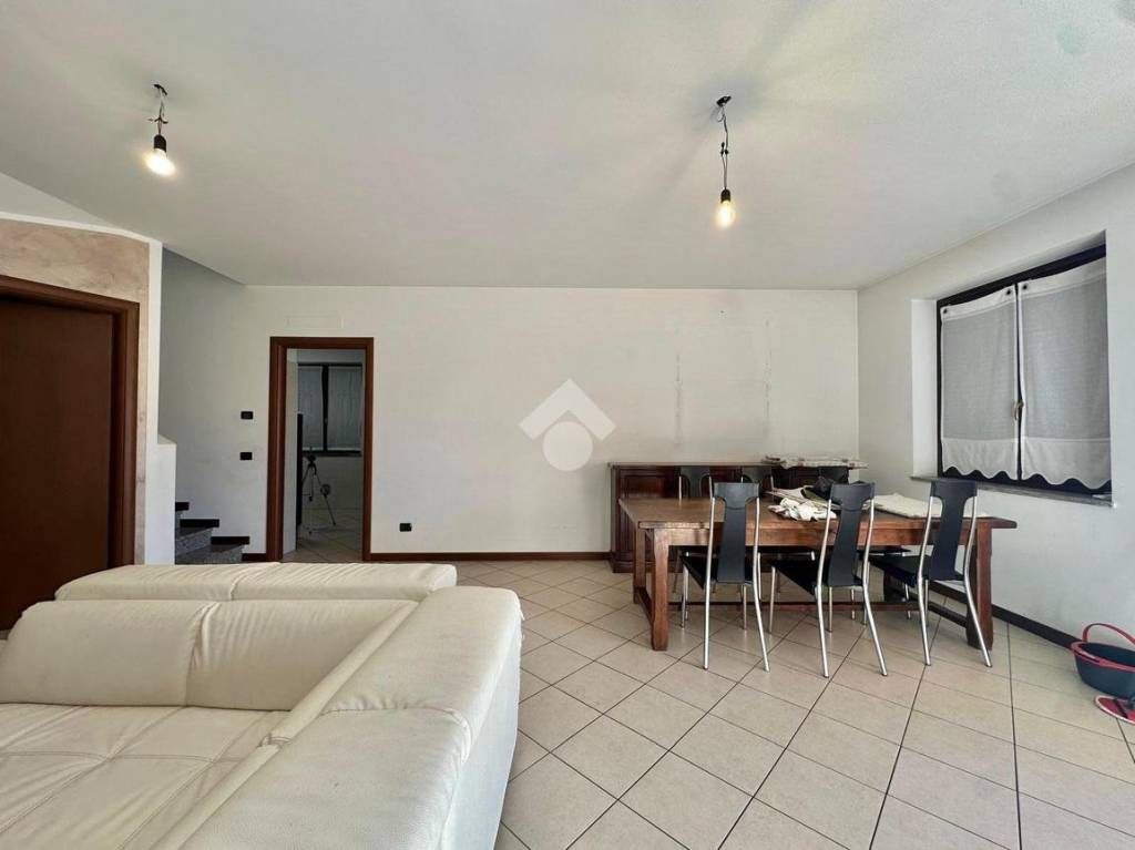 casa indipendente in vendita a Granozzo con Monticello in zona Monticello