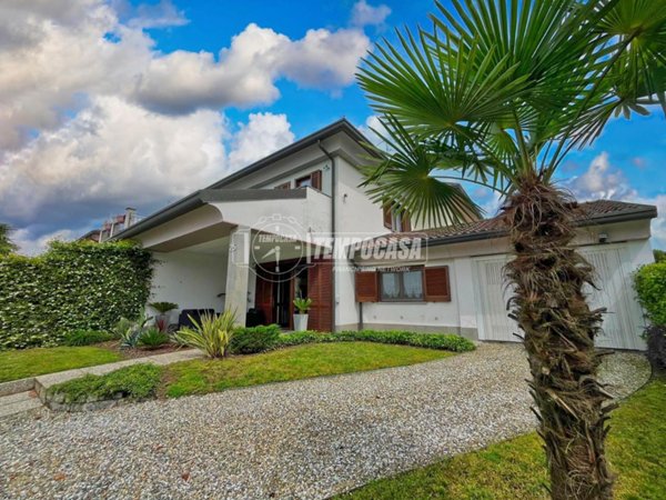 casa indipendente in vendita a Granozzo con Monticello