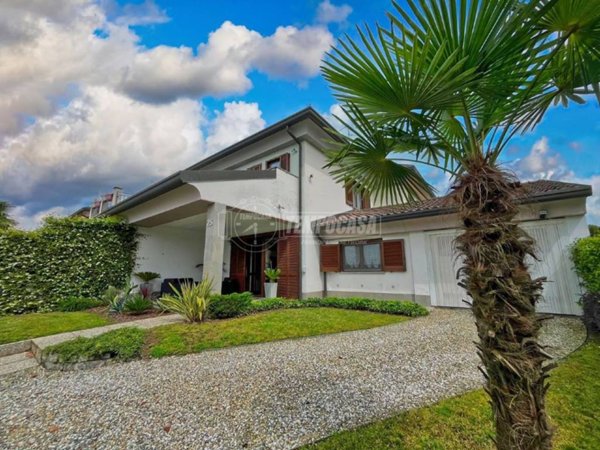 casa indipendente in vendita a Granozzo con Monticello