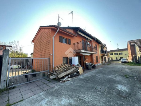 casa indipendente in vendita a Granozzo con Monticello in zona Monticello