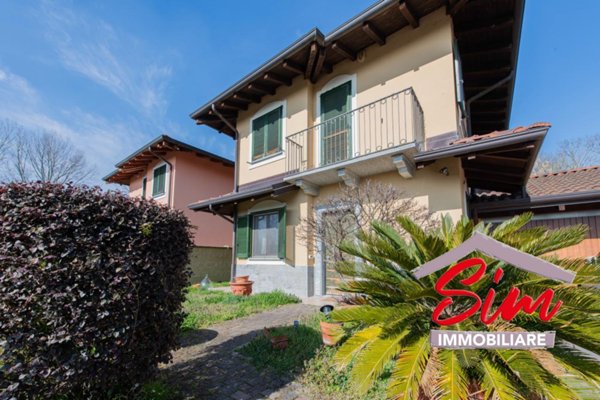 casa indipendente in vendita a Granozzo con Monticello in zona Granozzo