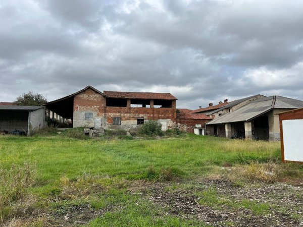 locale di sgombero in vendita a Granozzo con Monticello