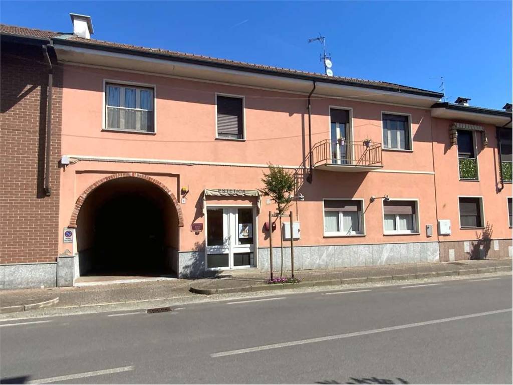 casa indipendente in vendita a Granozzo con Monticello in zona Granozzo