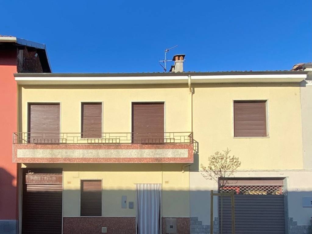 casa indipendente in vendita a Granozzo con Monticello in zona Granozzo