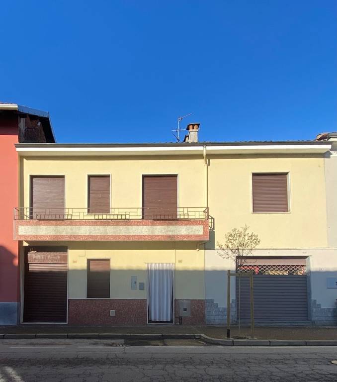 casa indipendente in vendita a Granozzo con Monticello in zona Granozzo