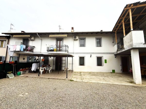 casa semindipendente in vendita a Granozzo con Monticello in zona Case Sparse