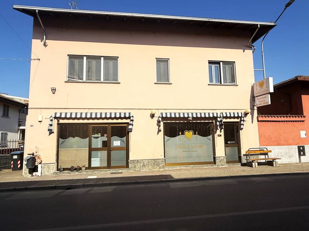 negozio in vendita a Granozzo con Monticello in zona Granozzo