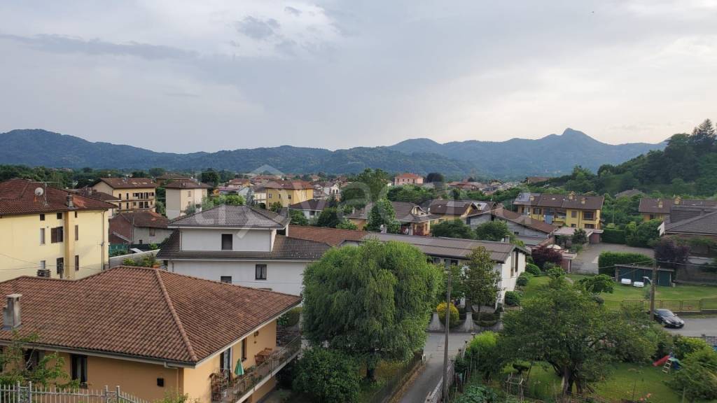casa indipendente in vendita a Grignasco