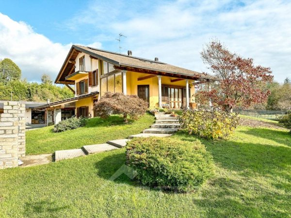 casa indipendente in vendita a Grignasco