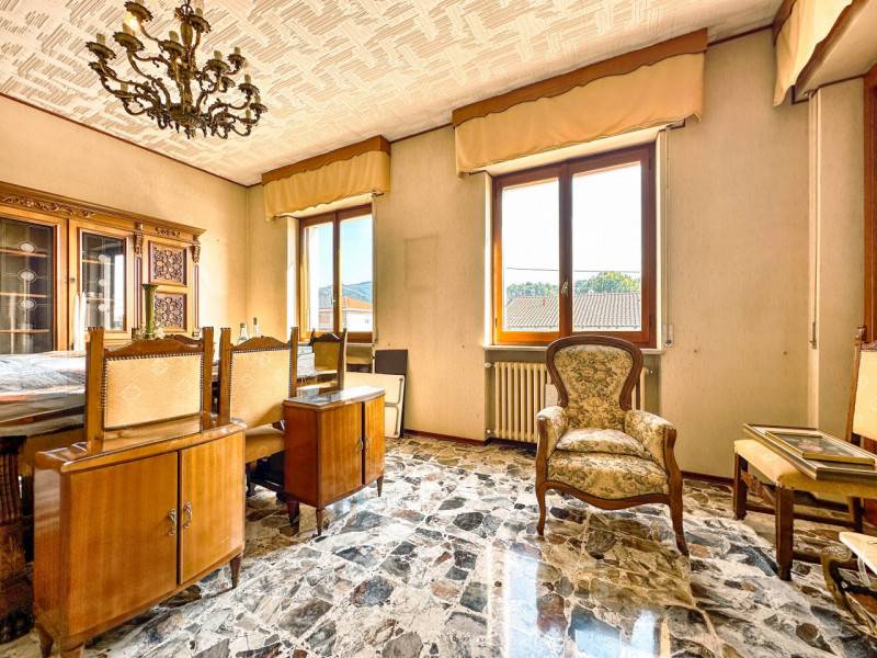 casa indipendente in vendita a Grignasco
