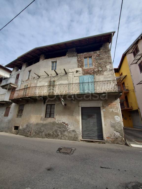 casa indipendente in vendita a Grignasco