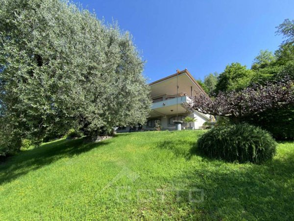 casa indipendente in vendita a Grignasco