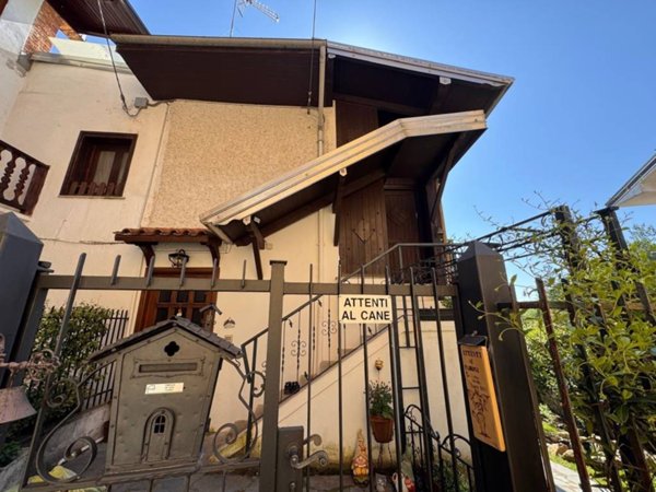 casa indipendente in vendita a Grignasco in zona Ara