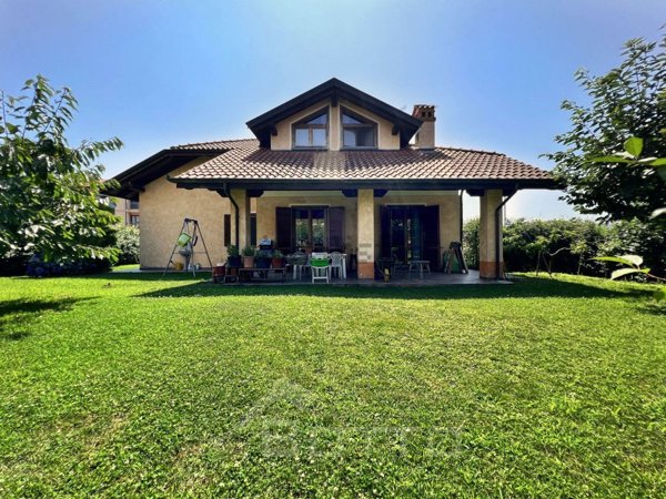 casa indipendente in vendita a Grignasco